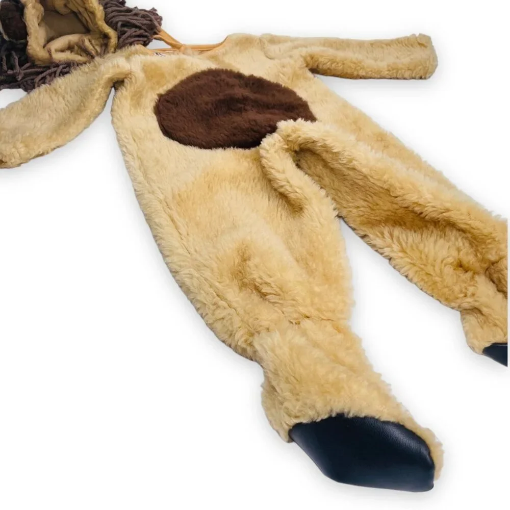 Vintage features lion